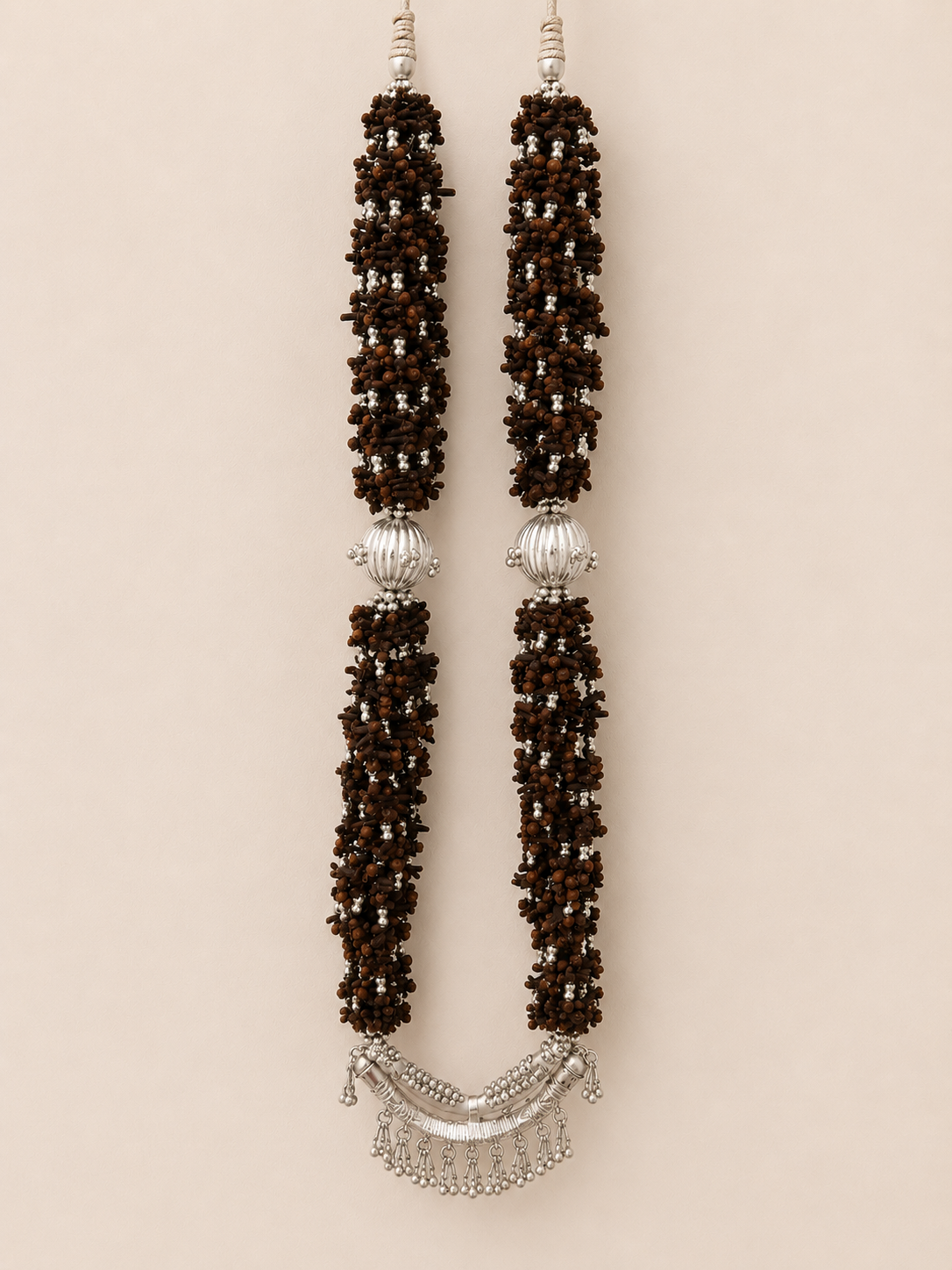 Laungeen tasseled necklace - 40g, 10 Ladis