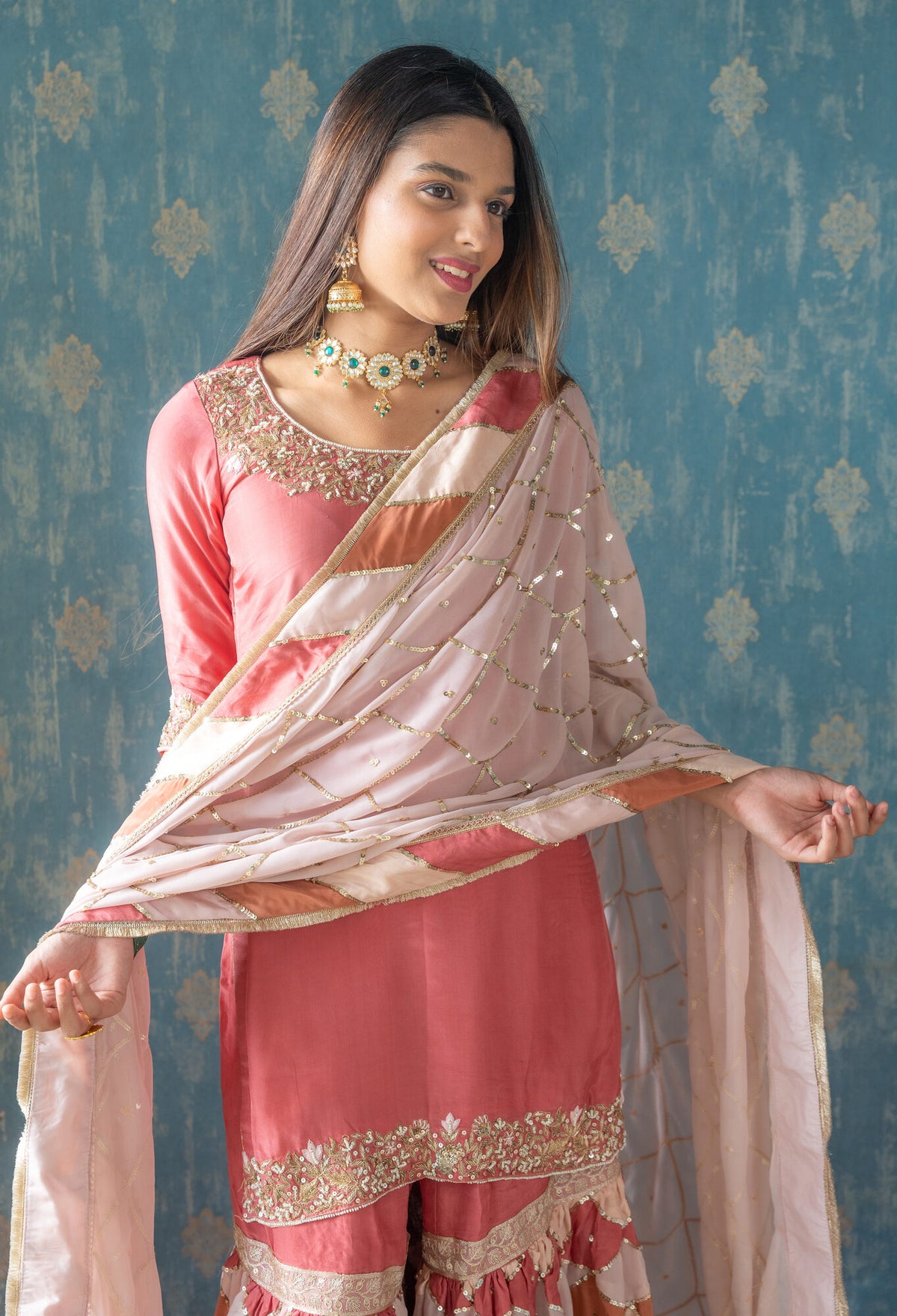Khwaab gharara — front, Husnaraa